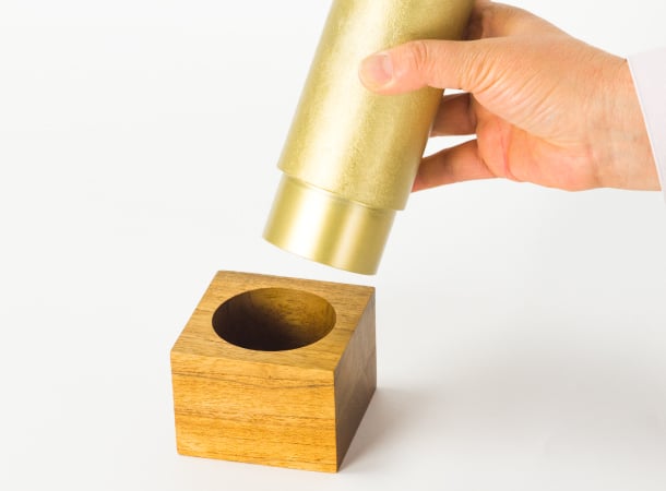 Soka Gakkai flower stand gold color zinc teak base